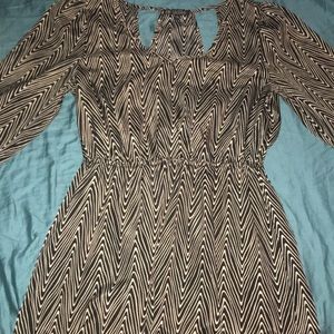 Small black and cream zig zag dress